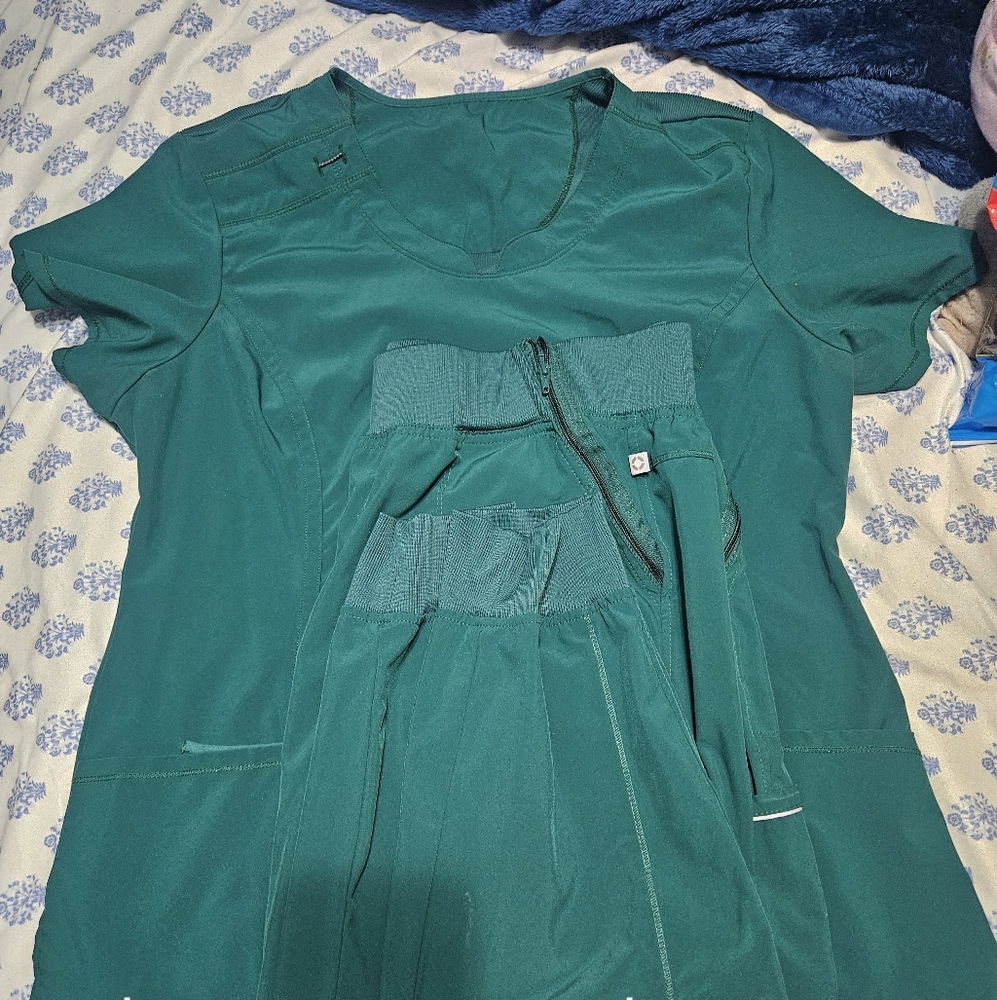 Cherokee Green Ankle Pants & Top Set